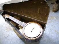 thumb_Dads_Ukelele_Banjo_001.jpg