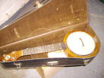 thumb_U._banjo_front_003.jpg