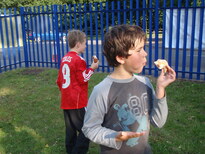 thumb_doughnutting_065.jpg