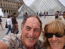thumb_Tourists_in_paris.jpg